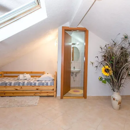 Apartment Tino- Two Bedroom With Terrace And Sea View A2