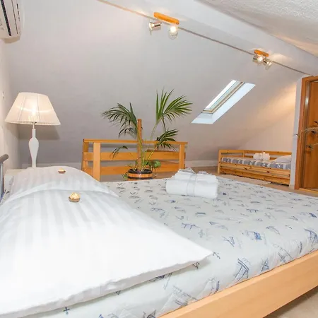 Apartment Tino- Two Bedroom With Terrace And Sea View A2