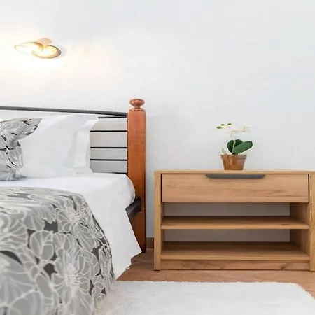 Tino- Two Bedroom With Terrace And Sea View A2 *