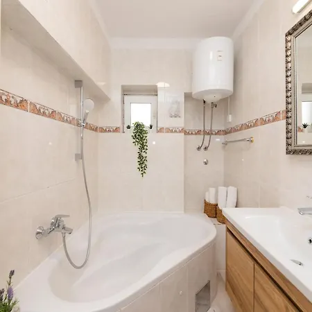 Apartamento Tino- Two Bedroom With Terrace And Sea View A2 Sutivan