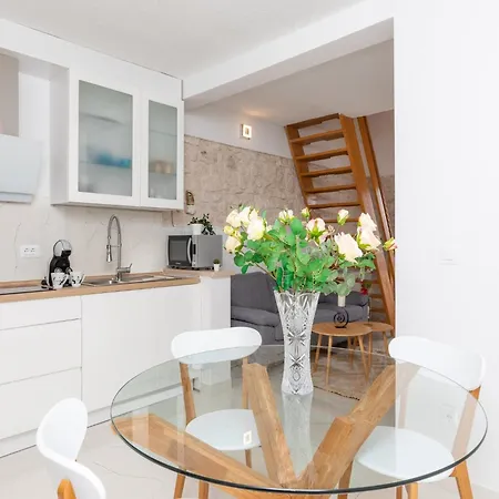 Tino- Two Bedroom With Terrace And Sea View A2 Sutivan