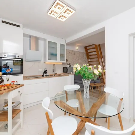 Tino- Two Bedroom With Terrace And Sea View A2 Apartamento