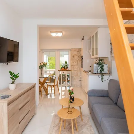 Apartamento Tino- Two Bedroom With Terrace And Sea View A2 *