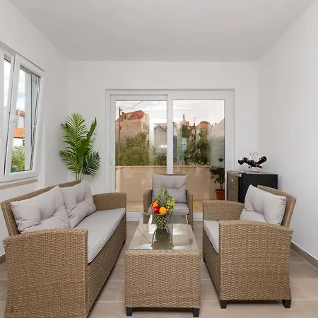 Tino- Two Bedroom With Terrace And Sea View A2 Sutivan