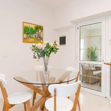 Apartamento Tino- Two Bedroom With Terrace And Sea View A2 *